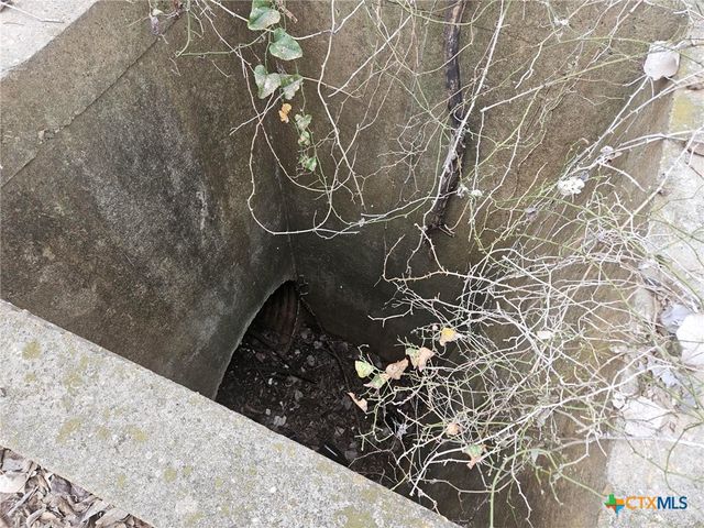 2026 3rd Street, Floresville, TX 78114