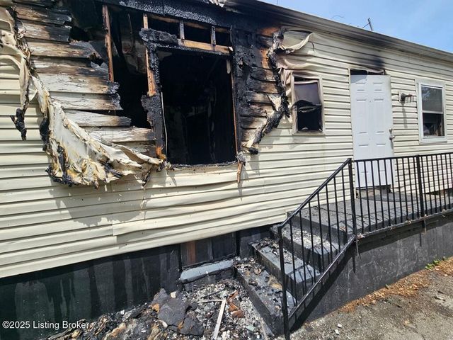 1210 Cecil Ave, Louisville, KY 40211