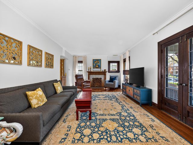 140 S Cassingham Road, Columbus, OH 43209