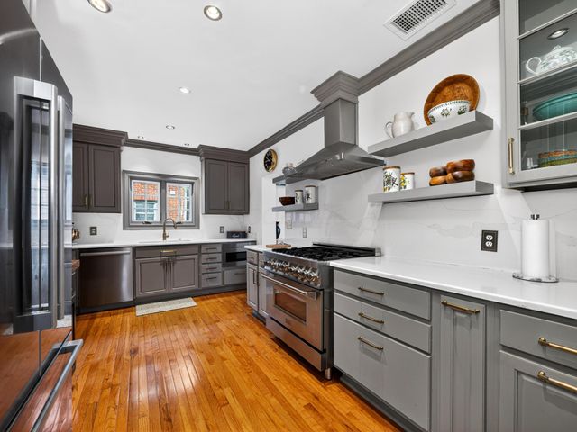 140 S Cassingham Road, Columbus, OH 43209