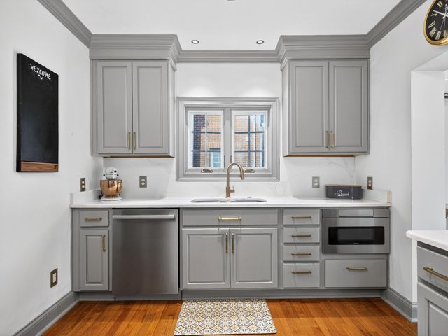 140 S Cassingham Road, Columbus, OH 43209
