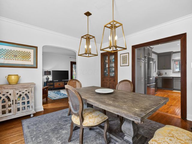 140 S Cassingham Road, Columbus, OH 43209