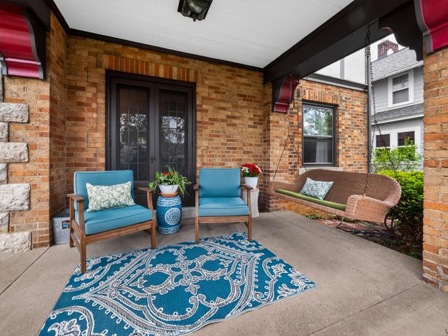 140 S Cassingham Road, Columbus, OH 43209