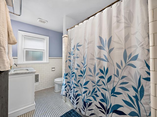 140 S Cassingham Road, Columbus, OH 43209