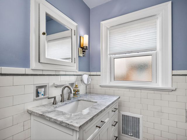 140 S Cassingham Road, Columbus, OH 43209