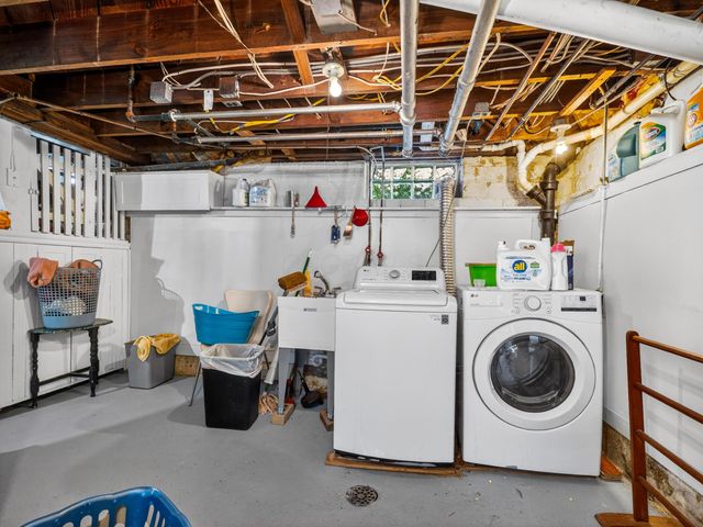 140 S Cassingham Road, Columbus, OH 43209