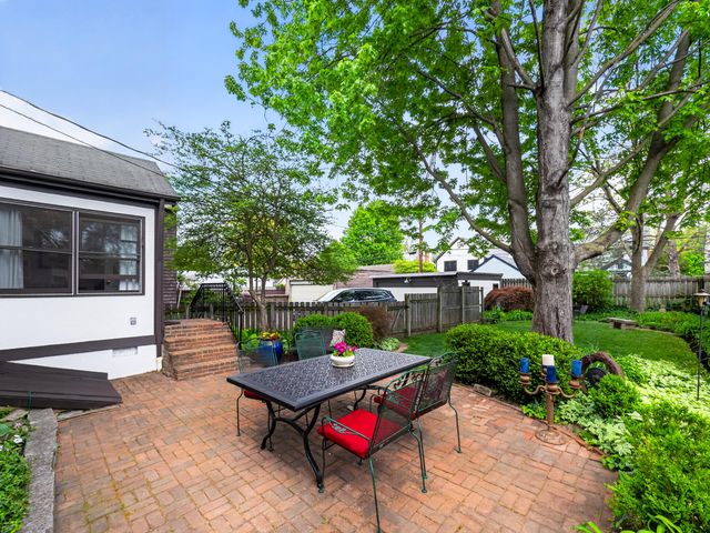 140 S Cassingham Road, Columbus, OH 43209
