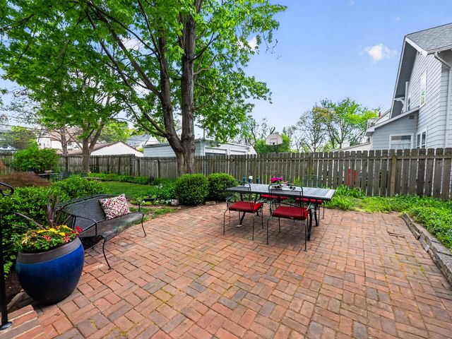 140 S Cassingham Road, Columbus, OH 43209