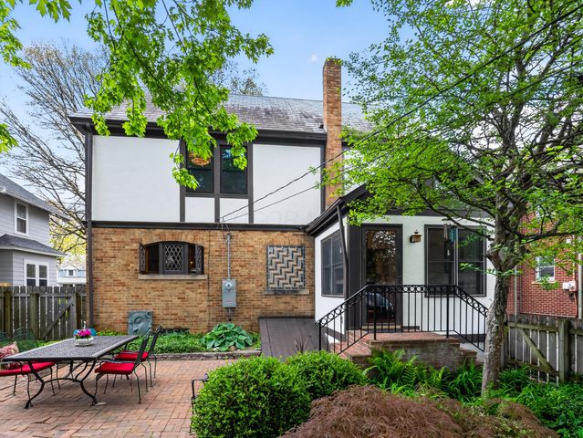 140 S Cassingham Road, Columbus, OH 43209