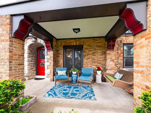 140 S Cassingham Road, Columbus, OH 43209