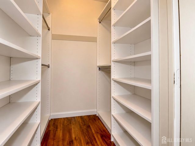 323 Ventnor Court, Piscataway, NJ 08854
