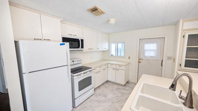 6624 DURIAN TRAIL, New Port Richey, FL 34653