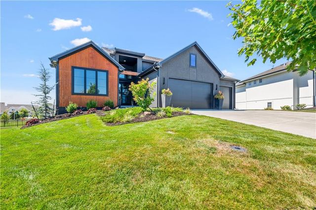 17420 Crystal Street, Overland Park, KS 66221