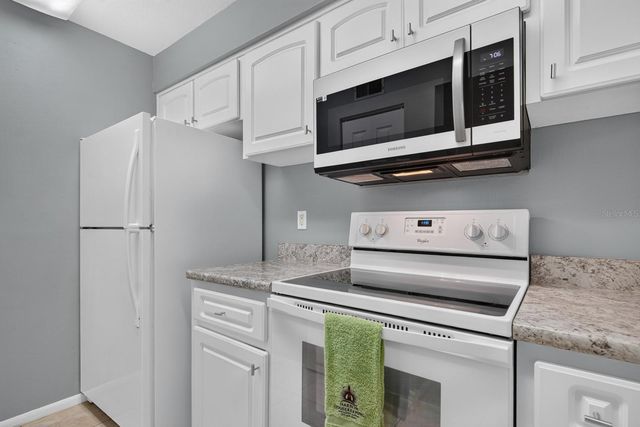 2998 BONAVENTURE CIRCLE 104, Palm Harbor, FL 34684