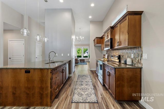 724 N Alog Ave, Eagle, ID 83616