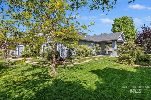 724 N Alog Ave, Eagle, ID 83616