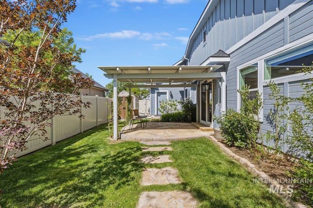 724 N Alog Ave, Eagle, ID 83616