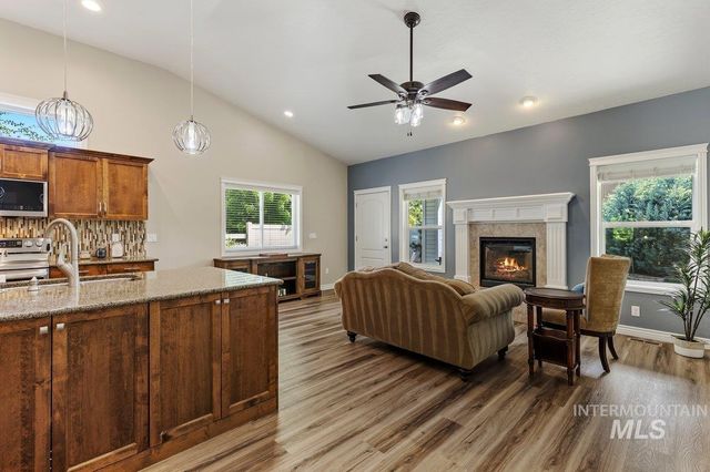 724 N Alog Ave, Eagle, ID 83616