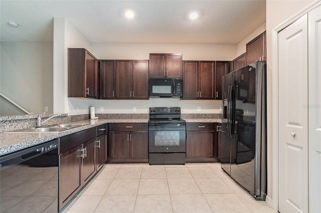 7221 SWEET ALYSSUM COURT, Tampa, FL 33619