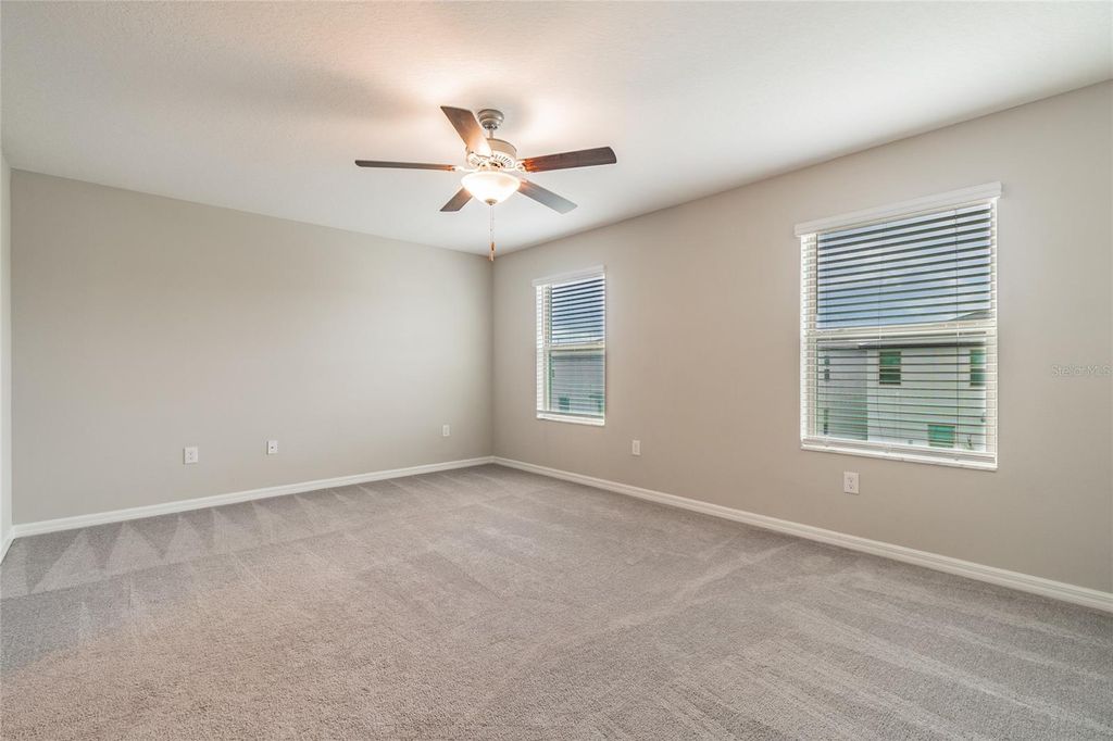 Image 9 of property listing at 7221 SWEET ALYSSUM COURT, Tampa, FL 33619