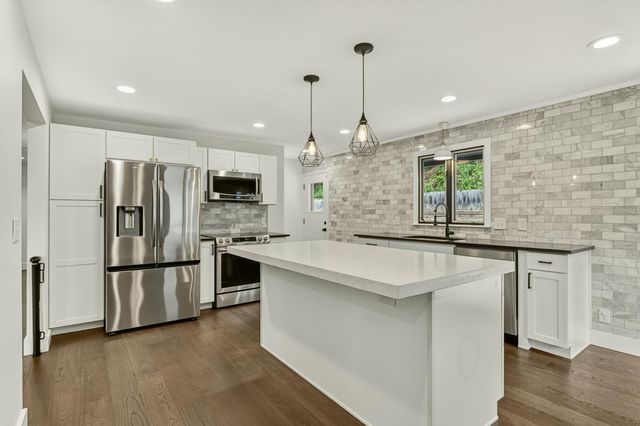 1019 11th Street SW, Rochester, MN 55902