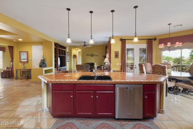 4228 E CAROB Drive, Gilbert, AZ 85298