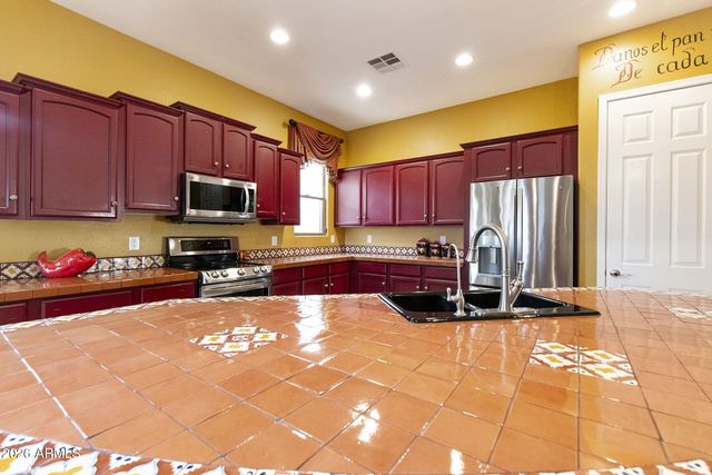 4228 E CAROB Drive, Gilbert, AZ 85298