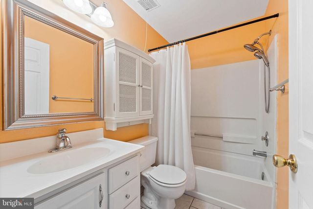 1607 HAWTHORNE CT, Sewell, NJ 08080