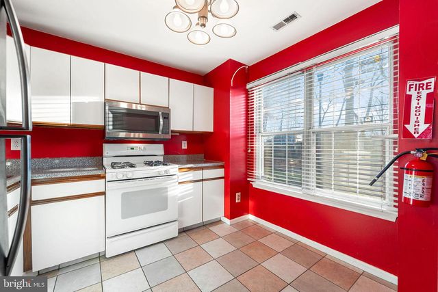 1607 HAWTHORNE CT, Sewell, NJ 08080