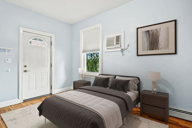 28 Robbins St 2, Waltham, MA 02453