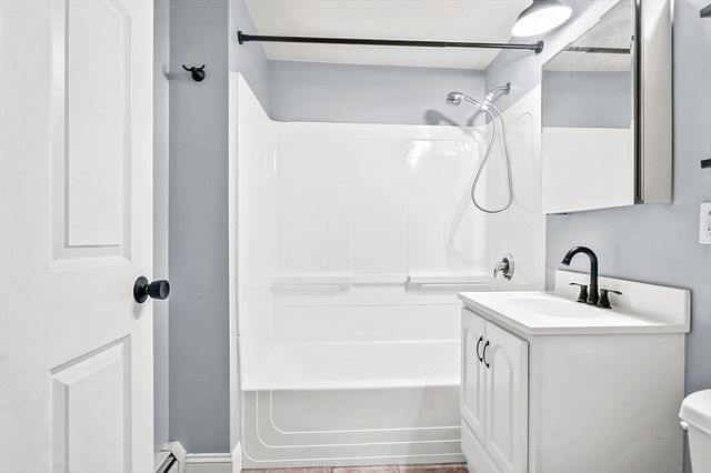 28 Robbins St 2, Waltham, MA 02453