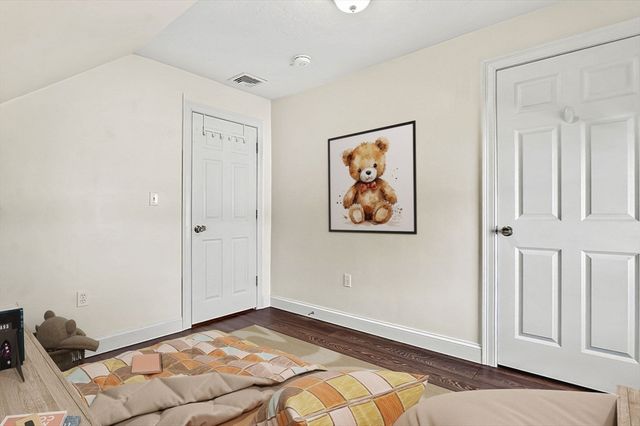 28 Robbins St 2, Waltham, MA 02453