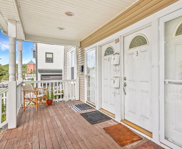 28 Robbins St 2, Waltham, MA 02453