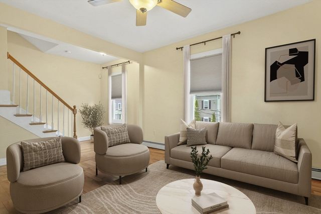 28 Robbins St 2, Waltham, MA 02453