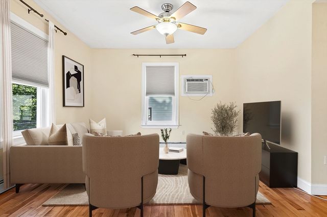 28 Robbins St 2, Waltham, MA 02453