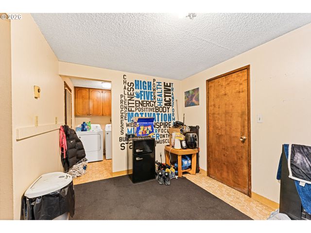 6385 MCEWAN Rd, Lake Oswego, OR 97035
