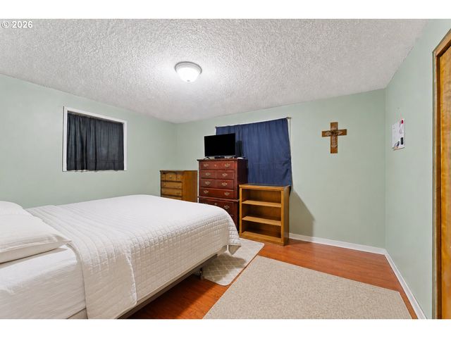 6385 MCEWAN Rd, Lake Oswego, OR 97035