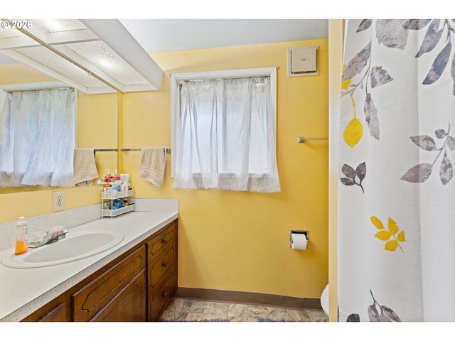 6385 MCEWAN Rd, Lake Oswego, OR 97035