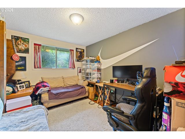 6385 MCEWAN Rd, Lake Oswego, OR 97035