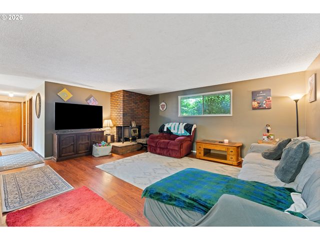 6385 MCEWAN Rd, Lake Oswego, OR 97035