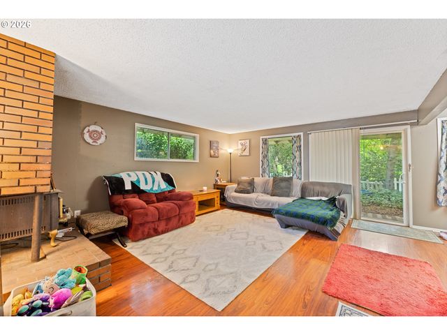 6385 MCEWAN Rd, Lake Oswego, OR 97035