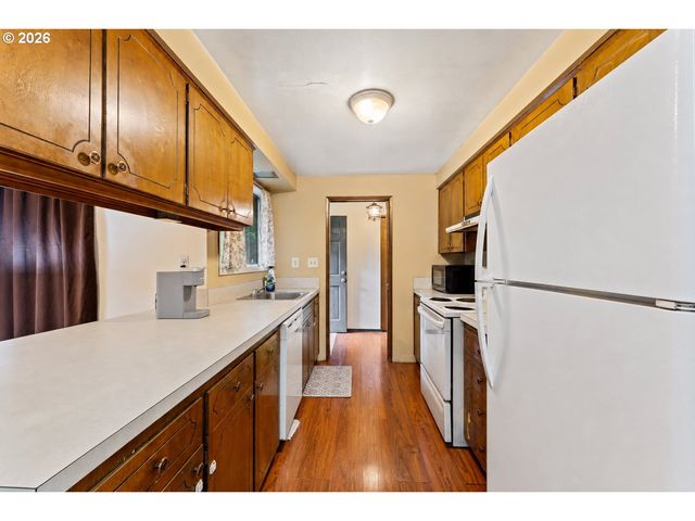 6385 MCEWAN Rd, Lake Oswego, OR 97035