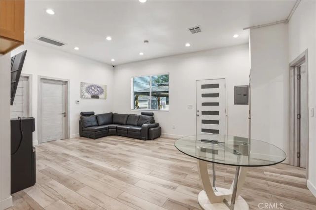 6620 Bellaire, Valley Glen, CA 91606