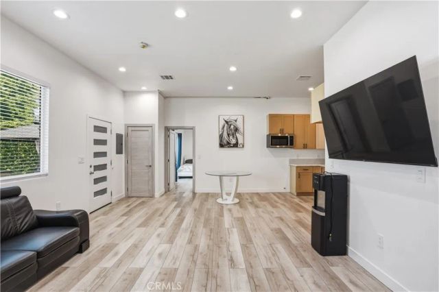 6620 Bellaire, Valley Glen, CA 91606