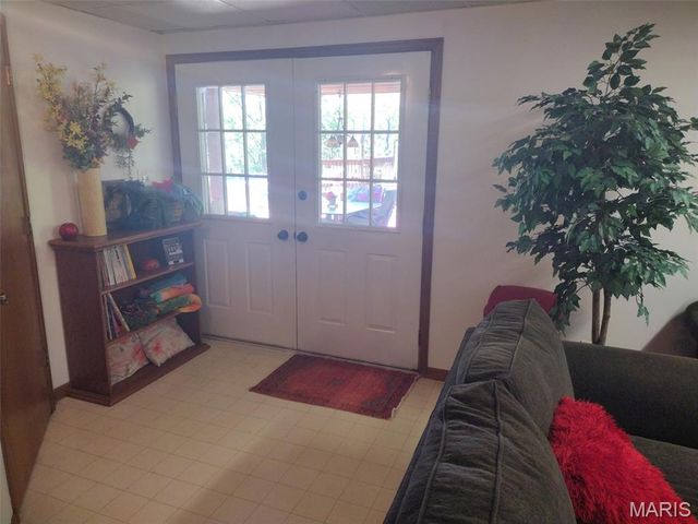 885 Shannon Hills Lane, Robertsville, MO 63072