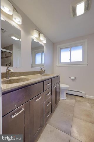 861 CAPE HORN RD, York, PA 17402