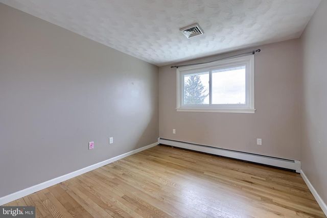 861 CAPE HORN RD, York, PA 17402