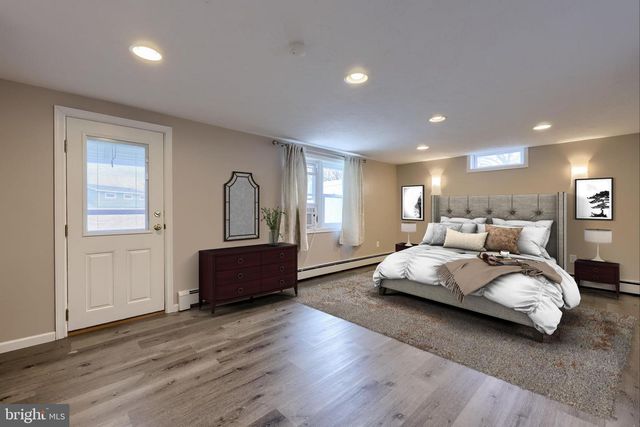 861 CAPE HORN RD, York, PA 17402