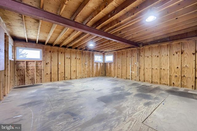 861 CAPE HORN RD, York, PA 17402