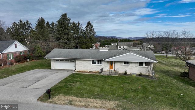 861 CAPE HORN RD, York, PA 17402